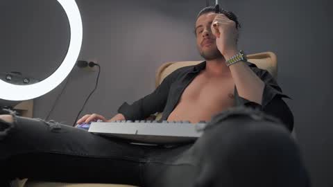 Keen online show from 02.14.25