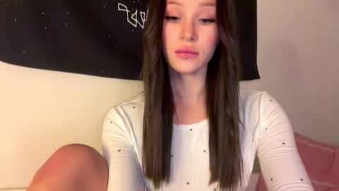 Snapshot of doublesees chatting on 10.28.25 MOLLYYYY dont forget to give me a thumb up online show from 10.28.25