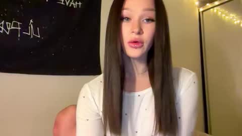 Snapshot of doublesees chatting on 11.03.25 MOLLYYYY dont forget to give me a thumb up online show from 11.03.25