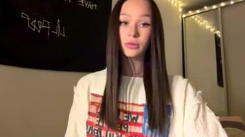 Snapshot of doublesees chatting on 11.04.25 MOLLYYYY dont forget to give me a thumb up online show from 11.04.25