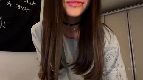 MOLLYYYY dont forget to give me a thumb up online show from 03.20.26