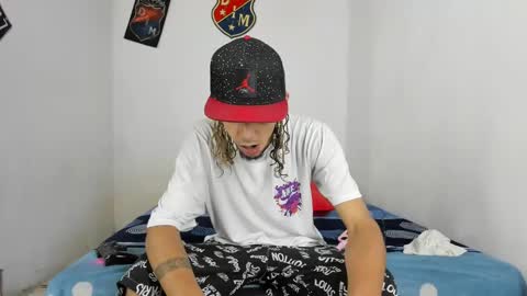 Snapshot of douglas_gallegos chatting on 02.01.25 douglas_gallegos online show from 02.01.25