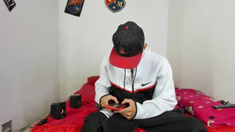 Snapshot of douglas_gallegos chatting on 02.18.25 douglas_gallegos online show from 02.18.25