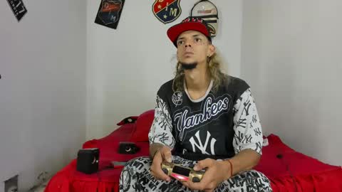 Snapshot of douglas_gallegos chatting on 02.27.25 douglas_gallegos online show from 02.27.25