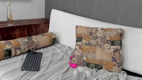 Lissa  Or DRACARYSS your dragon Queen  online show from 12.13.24