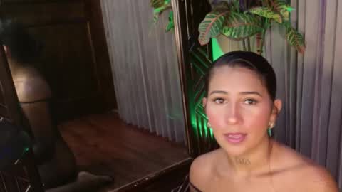 Snapshot of dracaryss_ chatting on 01.08.26 Lissa Or DRACARYSS your dragon Queen online show from 01.08.26