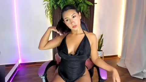 Lissa  Or DRACARYSS your dragon Queen  online show from 04.22.26