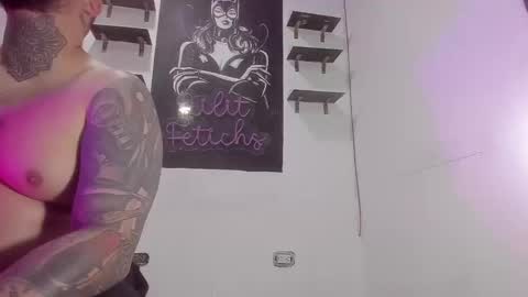 drake whitee Independent Model online show from 09.15.25