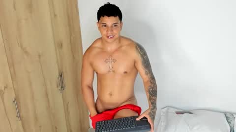 Snapshot of drakesmith02 chatting on 12.20.25 Drake Smith online show from 12.20.25