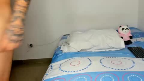 Snapshot of drakesmith02 chatting on 02.10.26 Drake Smith online show from 02.10.26