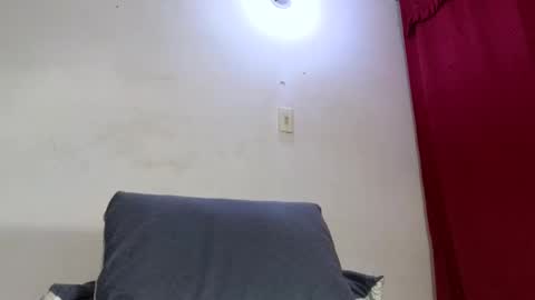 Snapshot of drakesonxx chatting on 02.15.25 Andrs  Independent Model online show from 02.15.25