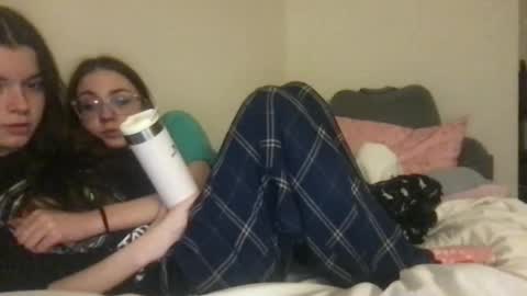 Snapshot of dream1girl_ chatting on 01.22.25 ur dream girl online show from 01.22.25