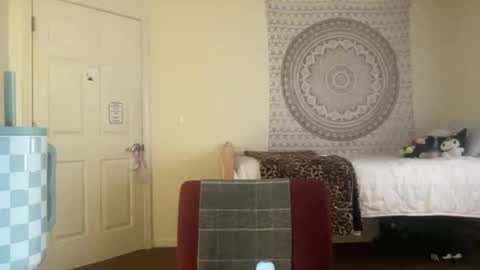 Snapshot of dream1girl_ chatting on 04.10.26 ur dream girl online show from 04.10.26