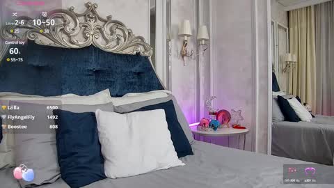 Snapshot of dream_blonde_ chatting on 02.15.25 Maria online show from 02.15.25