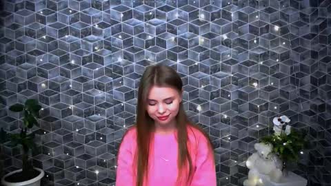 Snapshot of dream_mari chatting on 11.07.25 Mari online show from 11.07.25