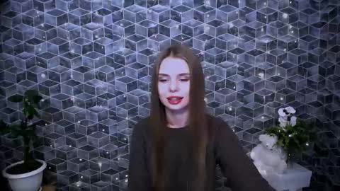 Snapshot of dream_mari chatting on 11.13.25 Mari online show from 11.13.25