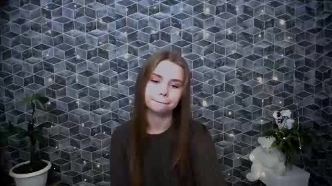 Snapshot of dream_mari chatting on 12.03.25 Mari online show from 12.03.25