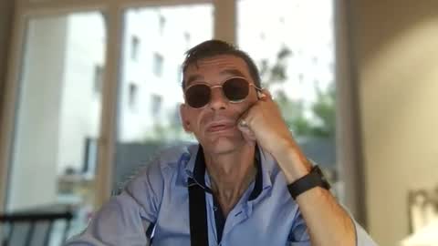 Snapshot of dreambob chatting on 09.16.25 Dreambob online show from 09.16.25