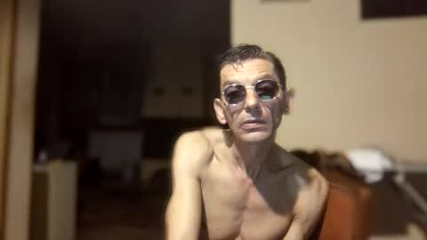 Snapshot of dreambob chatting on 09.30.25 Dreambob online show from 09.30.25