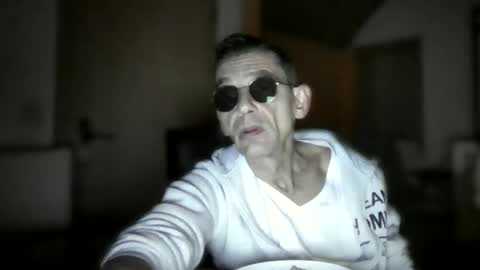 Snapshot of dreambob chatting on 10.15.25 Dreambob online show from 10.15.25