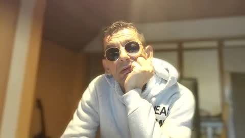 Snapshot of dreambob chatting on 12.14.25 Dreambob online show from 12.14.25