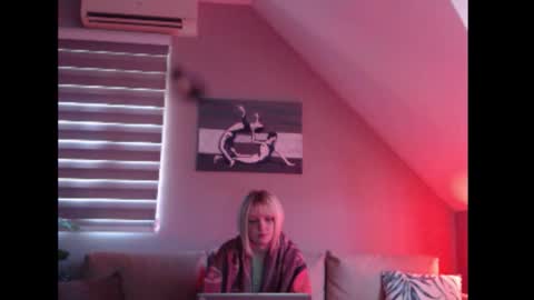 A girl online show from 10.27.25