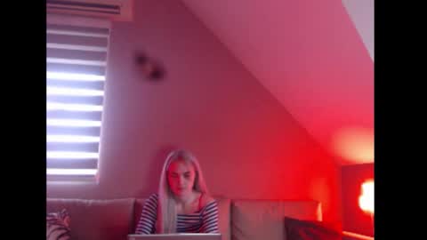 A girl online show from 12.18.25