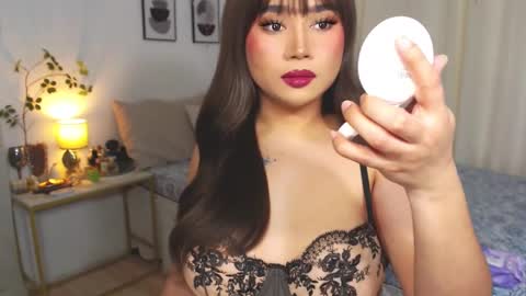 Snapshot of dreamgirlheaven chatting on 01.11.25 Heaven online show from 01.11.25