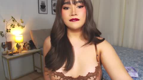 Snapshot of dreamgirlheaven chatting on 01.12.25 Heaven online show from 01.12.25