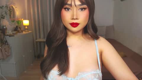 Snapshot of dreamgirlheaven chatting on 01.27.25 Heaven online show from 01.27.25