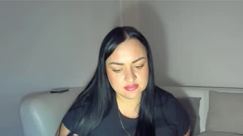 Snapshot of dreamyhousewife1 chatting on 10.15.25 dreamyhousewife1 online show from 10.15.25