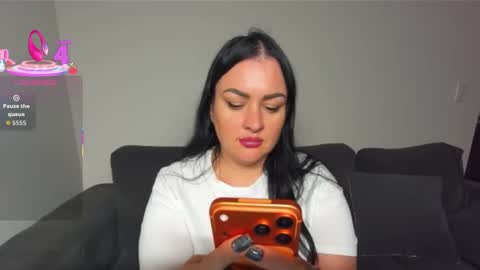 Snapshot of dreamyhousewife1 chatting on 11.14.25 dreamyhousewife1 online show from 11.14.25