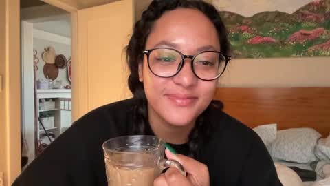 RIRI OR DREAMY online show from 12.22.24