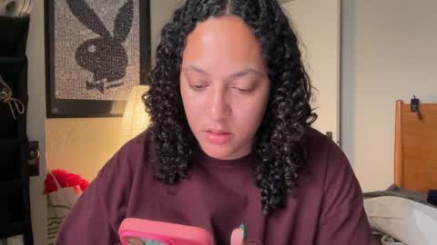 RIRI OR DREAMY online show from 12.31.24