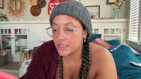 RIRI OR DREAMY online show from 01.11.25