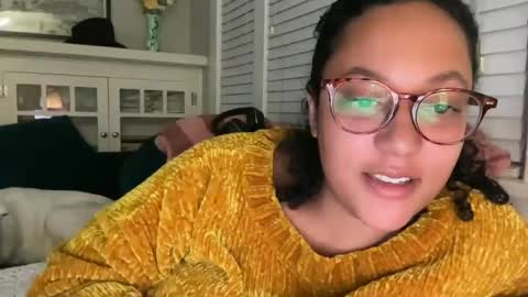 RIRI OR DREAMY online show from 02.10.25