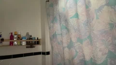 RIRI OR DREAMY online show from 09.30.25