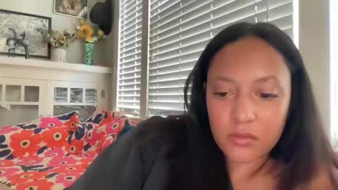 RIRI OR DREAMY online show from 10.29.25