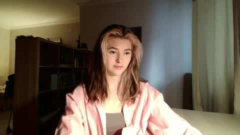 Snapshot of dremazwahlen chatting on 02.11.26 Dia online show from 02.11.26