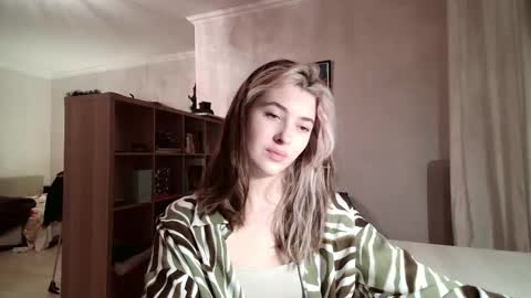 Snapshot of dremazwahlen chatting on 02.12.26 Dia online show from 02.12.26