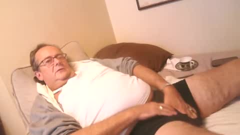 Snapshot of drfeelgood777 chatting on 10.05.25 Dr. Feelgood online show from 10.05.25