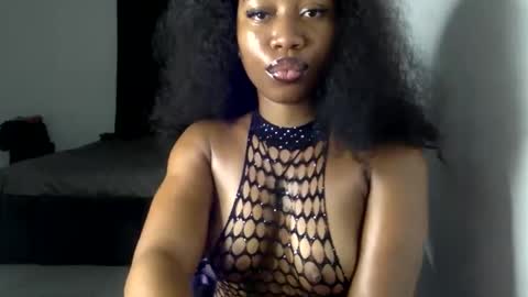 Snapshot of dripping_lunaa chatting on 01.12.26 luna online show from 01.12.26