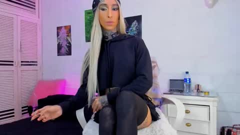 drippyorlove online show from 12.18.25