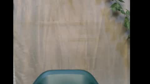 Snapshot of dripqueenx chatting on 12.13.25 linda online show from 12.13.25