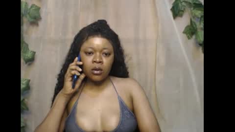 Snapshot of dripqueenx chatting on 12.20.25 linda online show from 12.20.25