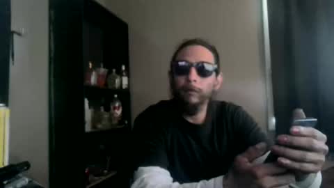 Snapshot of drogoloko233 chatting on 04.19.26 drogo lpkp online show from 04.19.26