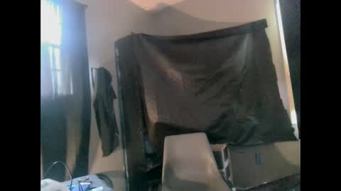 Snapshot of drogoloko233 chatting on 05.23.26 drogo lpkp online show from 05.23.26