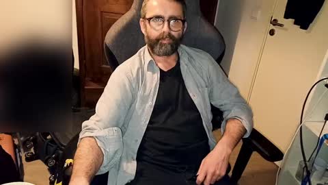 Snapshot of dubcenter chatting on 03.27.26 dubcenter online show from 03.27.26