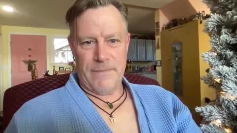 Snapshot of dudeinnh chatting on 01.10.25 Steve online show from 01.10.25