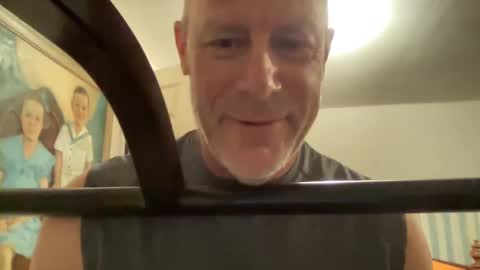 Snapshot of dudeinnh chatting on 09.19.25 Steve online show from 09.19.25